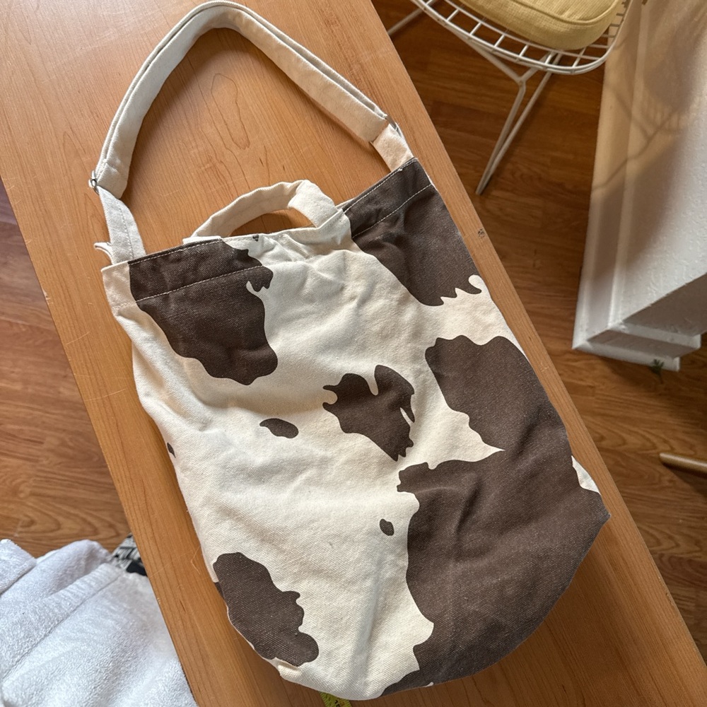 BAGGU cow print duck bag